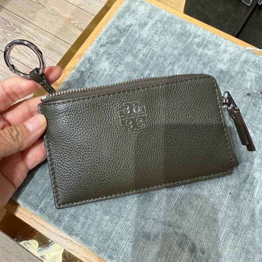 New‼️Tory Burch Britten Zip Card Case 175815 Olive $150